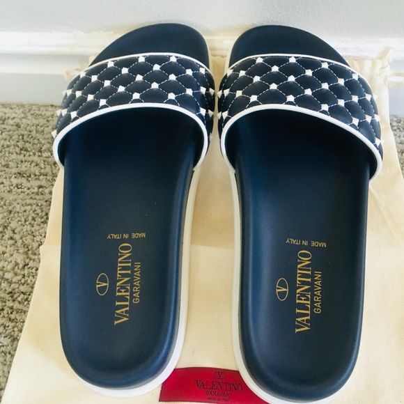 New Authentic Valentino Free Leather Rockstud Quilted Slide - Picture 2 of 6